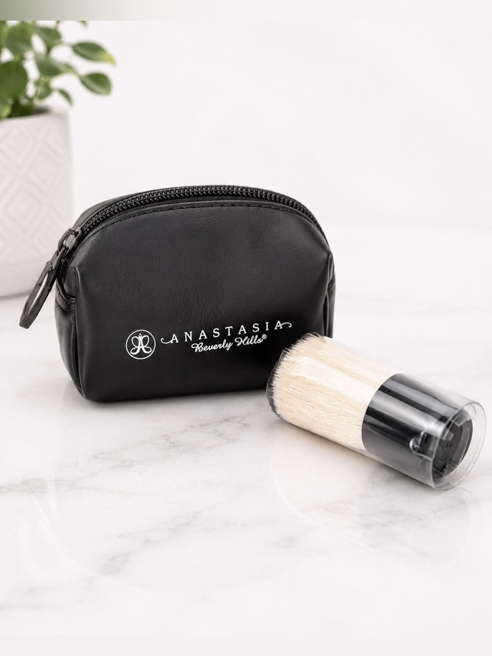 Anastasia Beverly Hills Mini Makeup Bag Kabuki Brush Travel Cosmetic Pouch Black